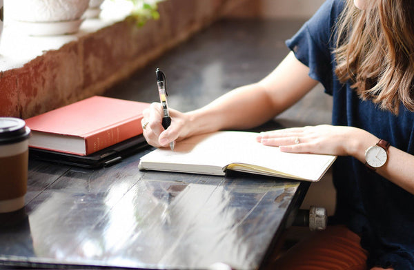 3 ways a gratitude journal will lift your spirits